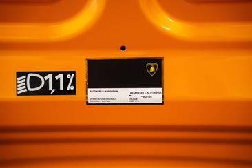 Lamborghini Aventador — photo 30