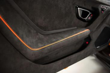 Lamborghini Aventador — photo 32