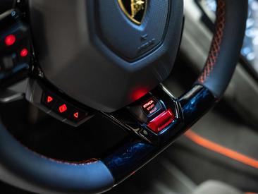 Lamborghini Aventador — photo 41