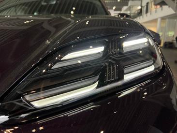 Porsche Macan Electrique Turbo — photo 10