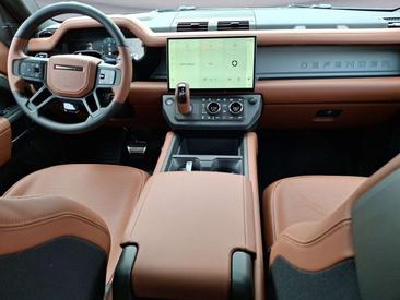 Land Rover Defender 110 P635 OCTA Petra Cooper AHK Brun — photo 4