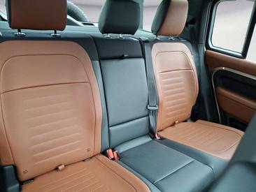 Land Rover Defender 110 P635 OCTA Petra Cooper AHK Brun — photo 5