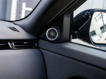 Land Rover Range Rover Evoque P300e R-Dynamic HSE — photo 12