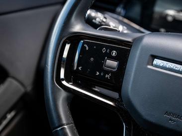 Land Rover Range Rover Evoque P300e R-Dynamic HSE — photo 14