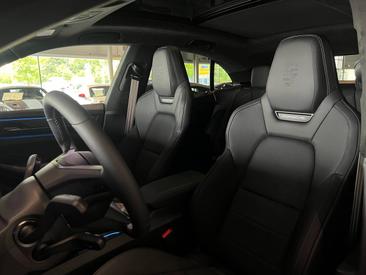 Porsche Macan Electrique Turbo — photo 12