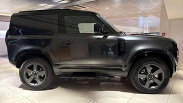 Land Rover Defender 90 Hard Top X-Dynamic SE 3.0 D250 — photo 4