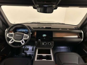 Land Rover Defender 90 X-Dynamic SE 3.0D I6 200 CV AWD Auto — photo 4