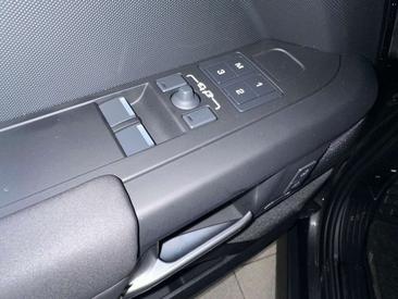 Land Rover Defender 90 X-Dynamic SE 3.0D I6 200 CV AWD Auto — photo 19