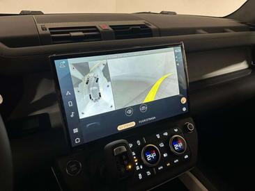 Land Rover Defender 90 X-Dynamic SE 3.0D I6 200 CV AWD Auto — photo 25