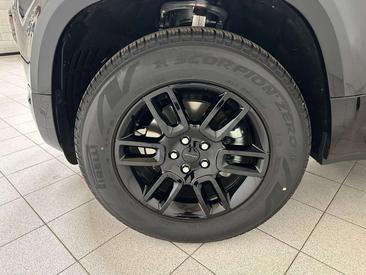 Land Rover Defender 90 X-Dynamic SE 3.0D I6 200 CV AWD Auto — photo 26