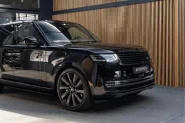 Land Rover Range Rover HSE P550E — photo 11