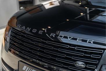 Land Rover Range Rover HSE P550E — photo 17