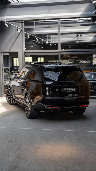 Land Rover Range Rover HSE P550E — photo 24