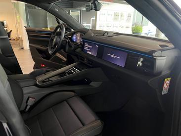 Porsche Macan Electrique Turbo — photo 27