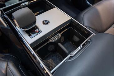 Land Rover Range Rover HSE P550E — photo 35