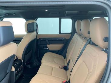 Land Rover Defender 110 X-Dynamic HSE 3.0D L6 MHEV AWD Aut. 250 — photo 8