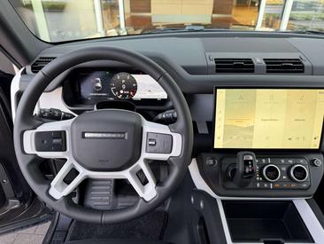 Land Rover Defender 110 D250 S AWD Auto 26MY Gris — photo 7
