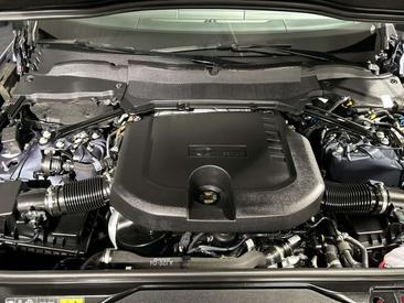 Land Rover Discovery Dynamic SE D350 — photo 10