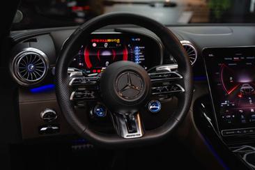 Mercedes SL 63 AMG 63 — photo 25
