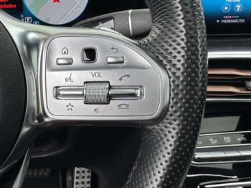 Mercedes EQC 400 — photo 10