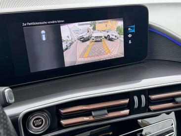 Mercedes EQC 400 — photo 14