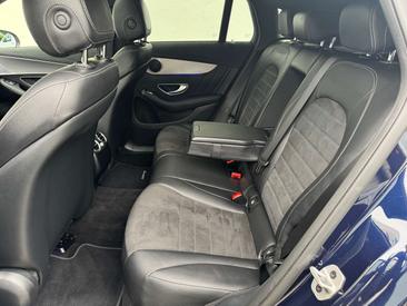 Mercedes EQC 400 — photo 22