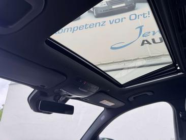 Mercedes EQC 400 — photo 24