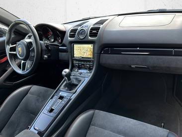 Porsche 981 Cayman Boxster Spyder — photo 11