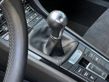Porsche 981 Cayman Boxster Spyder — photo 13