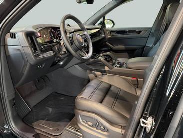 Porsche Cayenne III Turbo GT — photo 12