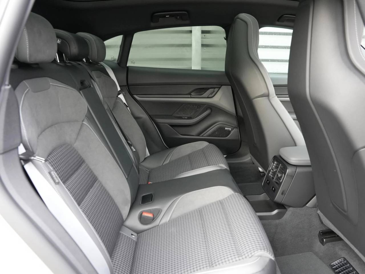 Porsche Taycan ph2 Sport Turismo - 2025 - Joinsteer - #19