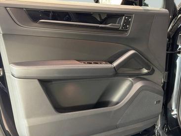 Porsche Cayenne III Turbo GT — photo 19