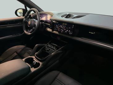 Porsche Cayenne III Turbo GT — photo 27