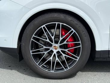 Porsche Cayenne III Turbo GT — photo 6