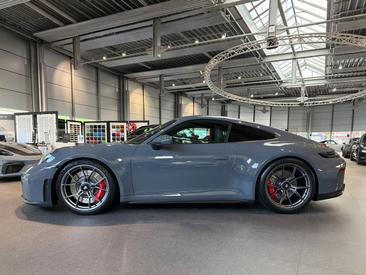 Porsche 911 Turbo S — photo 2