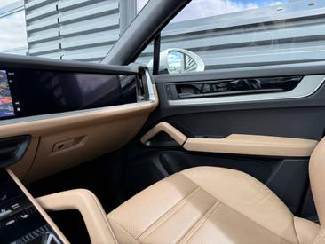 Porsche Cayenne III Turbo GT — photo 25