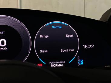 Porsche Taycan Cross Turismo Turbo — photo 19