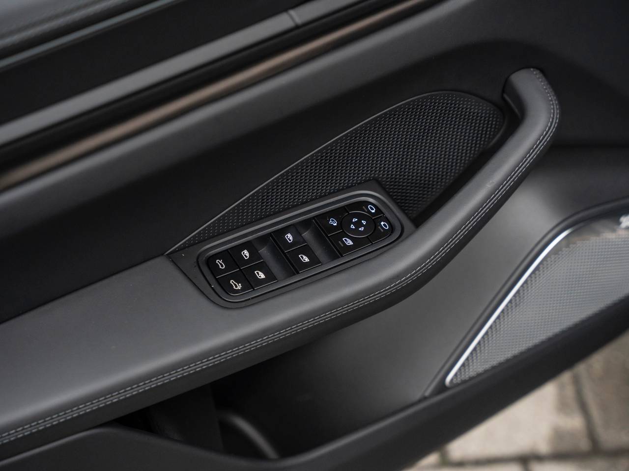 Porsche Macan Electrique Turbo - 2025 - Joinsteer - #19