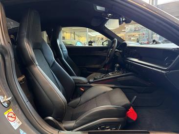 Porsche 911 Turbo S — photo 28