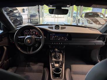Porsche 911 Turbo S — photo 30
