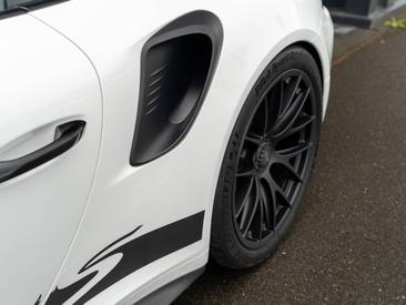 Porsche 911 GT2 RS — photo 19