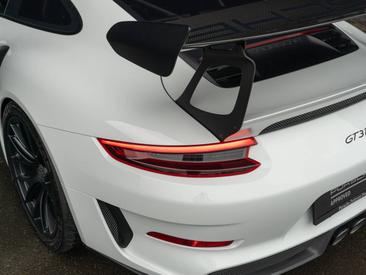Porsche 911 GT2 RS — photo 21