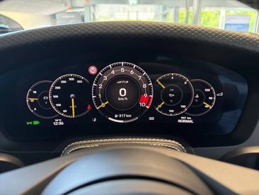 Porsche 911 Turbo S — photo 34