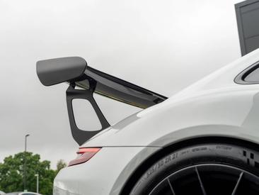 Porsche 911 GT2 RS — photo 29