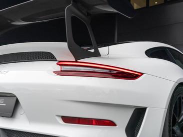 Porsche 911 GT2 RS — photo 31