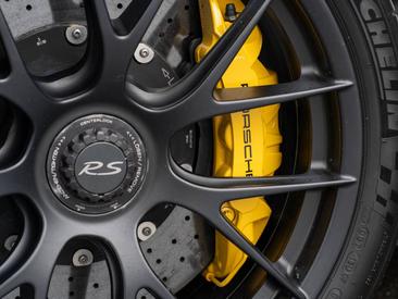 Porsche 911 GT2 RS — photo 32