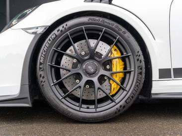 Porsche 911 GT2 RS — photo 37