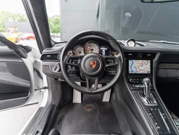 Porsche 911 GT2 RS — photo 40