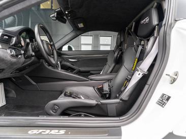 Porsche 911 GT2 RS — photo 44