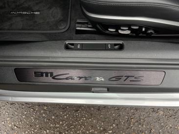 Porsche 911 Cabriolet Turbo S — photo 21
